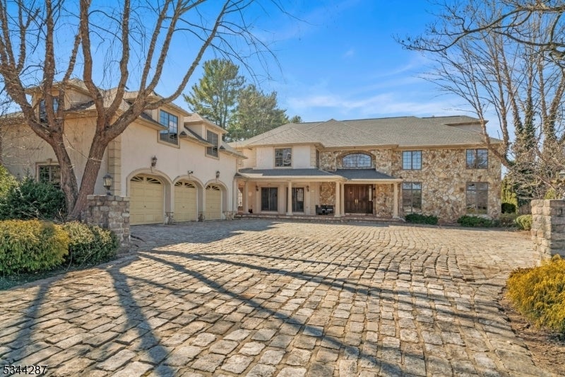 Photo of Listing #3951057