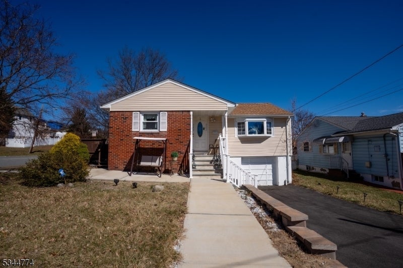 Photo of Listing #3951403