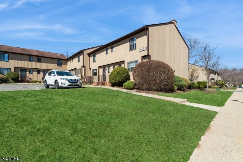 Photo of Listing #3952237