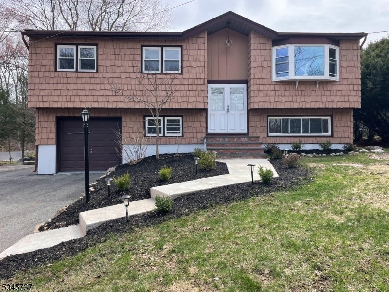 Photo of Listing #3952291