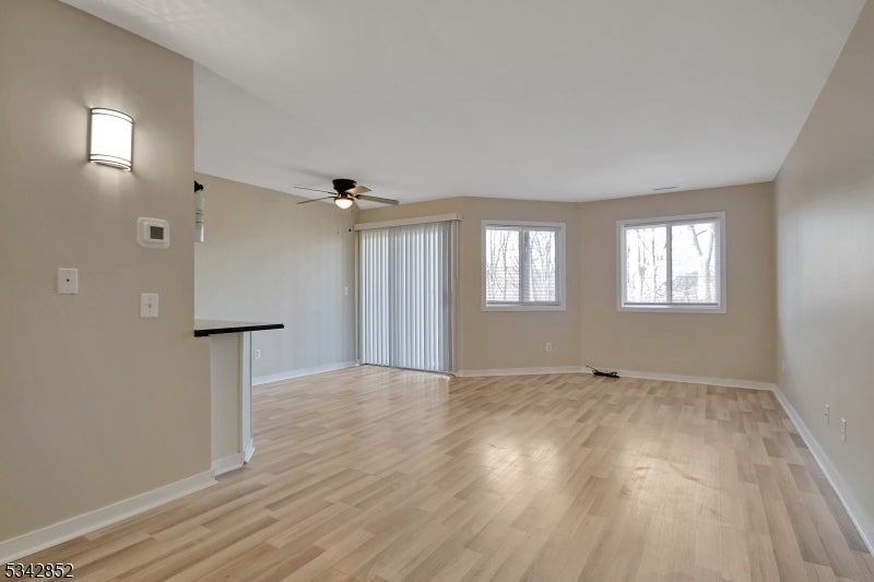 Photo of Listing #3952465