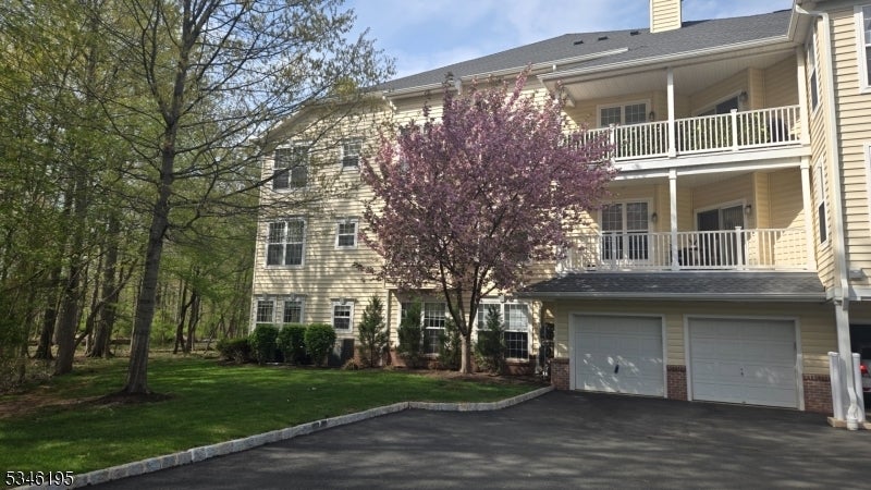 Photo of Listing #3953525