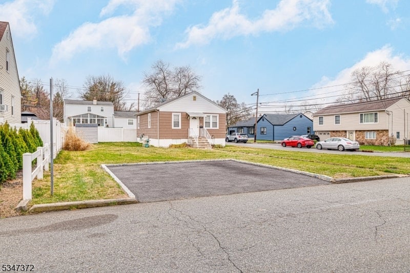 Photo of Listing #3953785