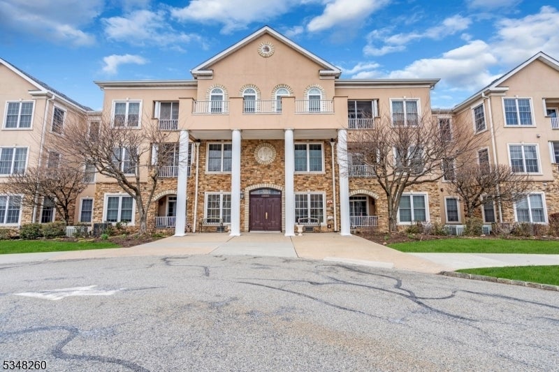 Photo of Listing #3954689