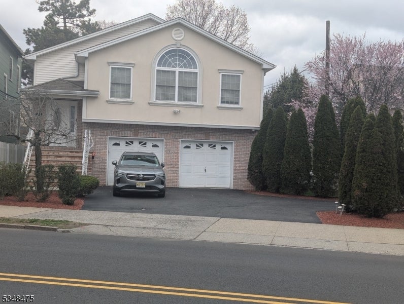 Photo of Listing #3954787