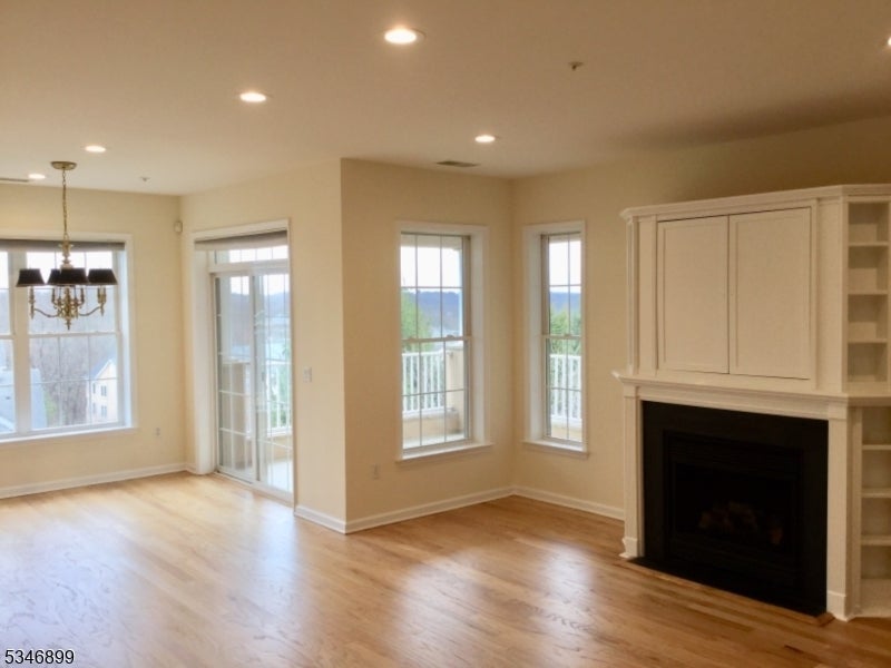Photo of Listing #3954924