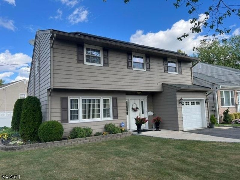 26 Donna Court, Nutley Twp.