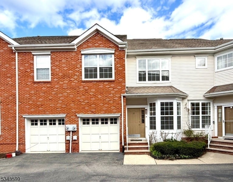 Photo of Listing #3956051