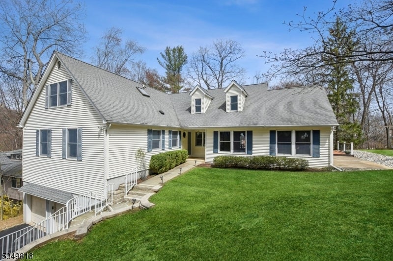 Photo of Listing #3956076