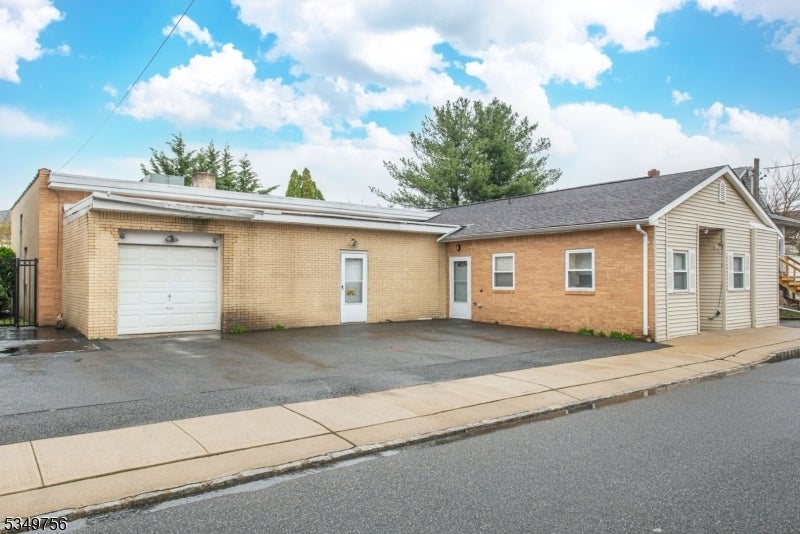 Photo of Listing #3956324