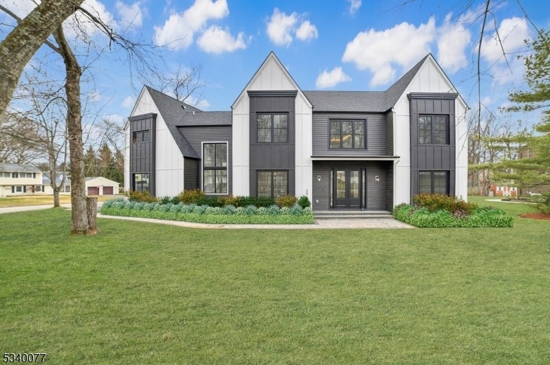 Photo of Listing #3956399