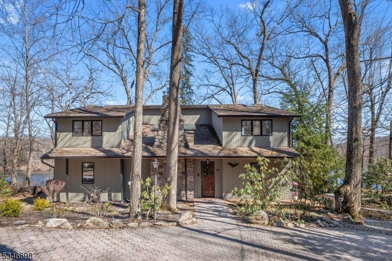 Photo of Listing #3957091