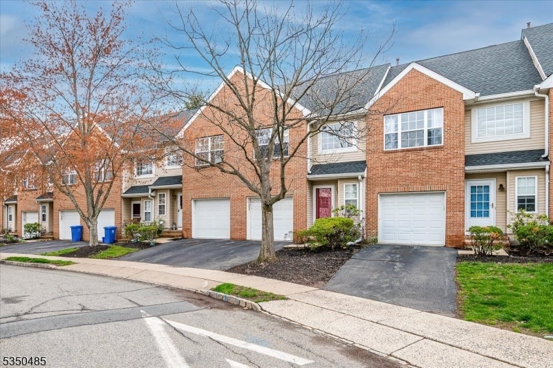 Photo of Listing #3957102