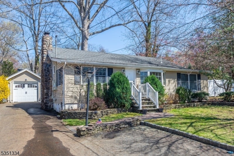 Photo of Listing #3957413