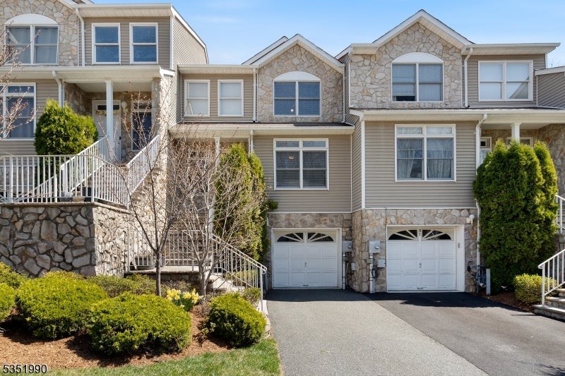 Photo of Listing #3957605