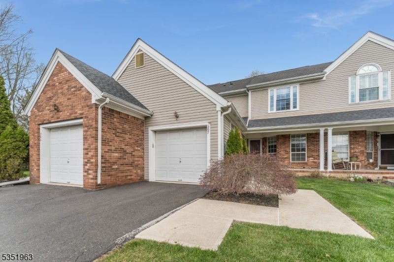 Photo of Listing #3957619