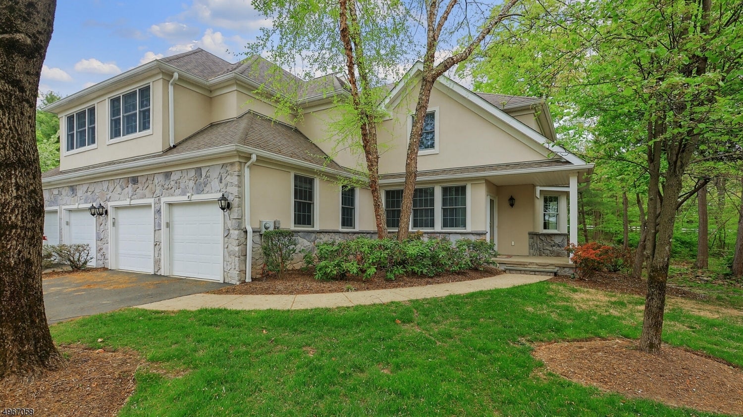 Photo of Listing #3957653