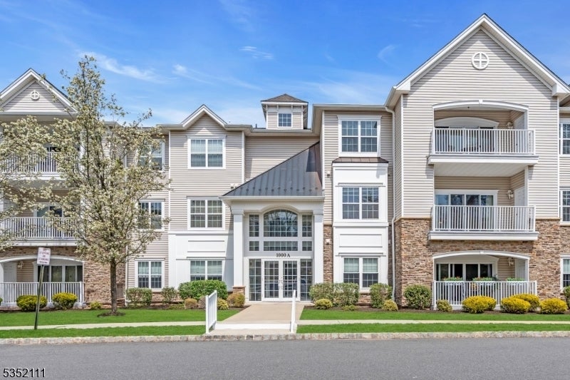 Photo of Listing #3957697