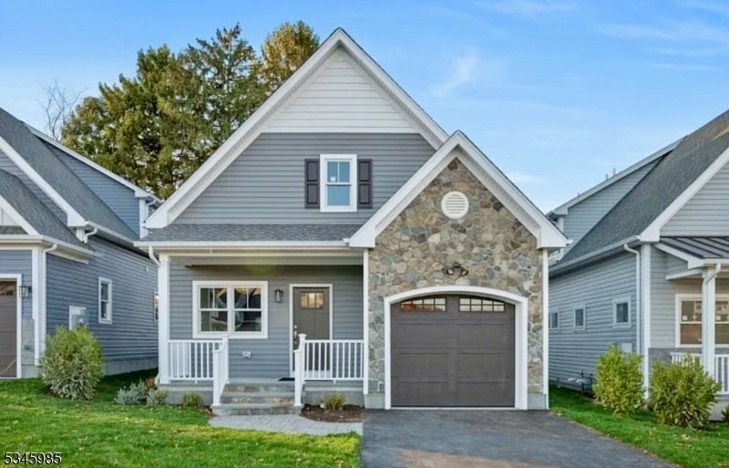 Photo of Listing #3957714