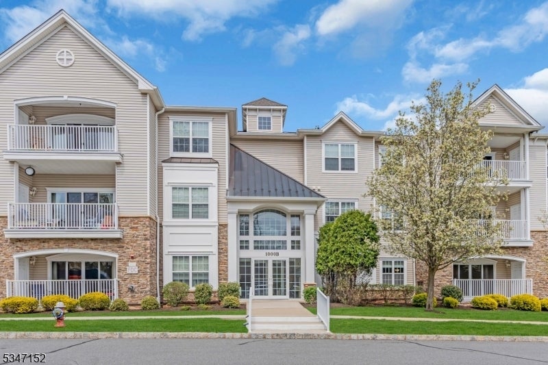 Photo of Listing #3957719