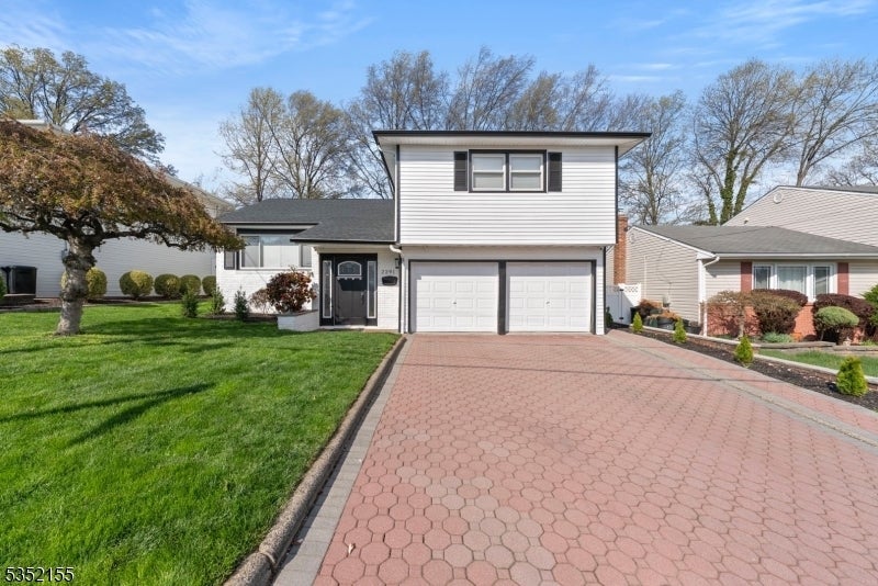 Photo of Listing #3957727