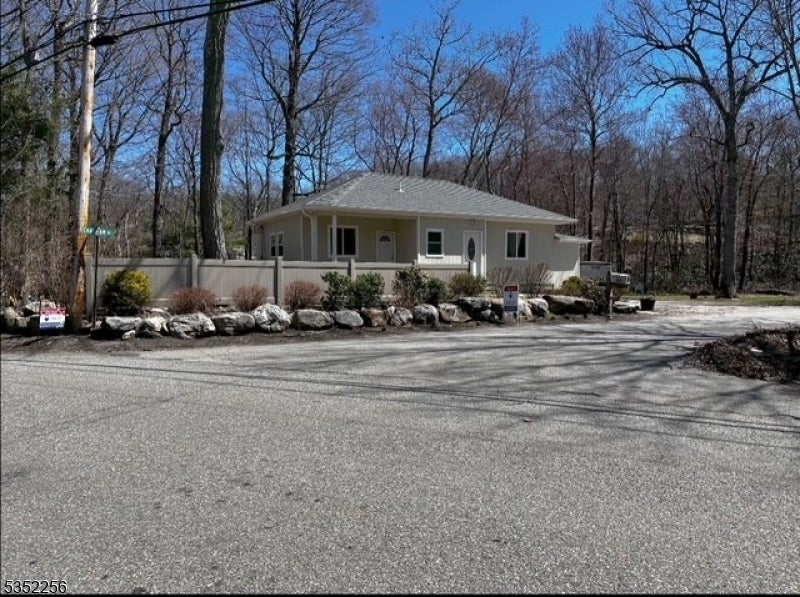 Photo of Listing #3957828