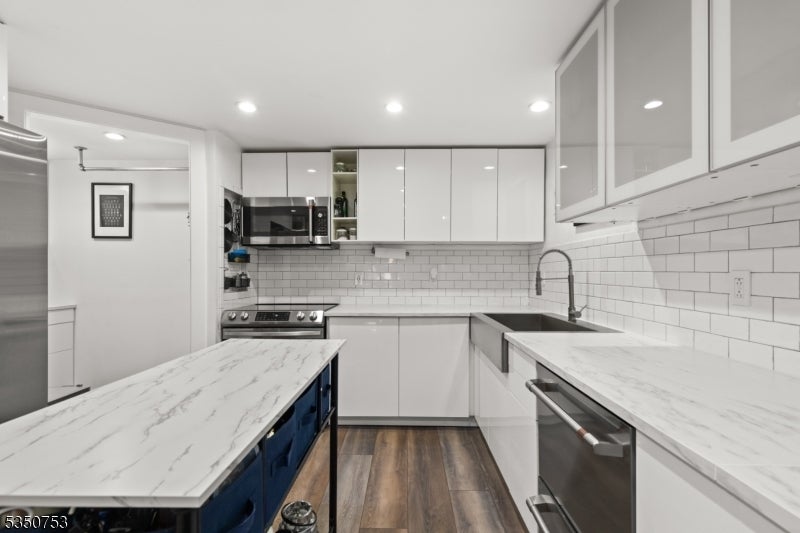 Photo of Listing #3957873