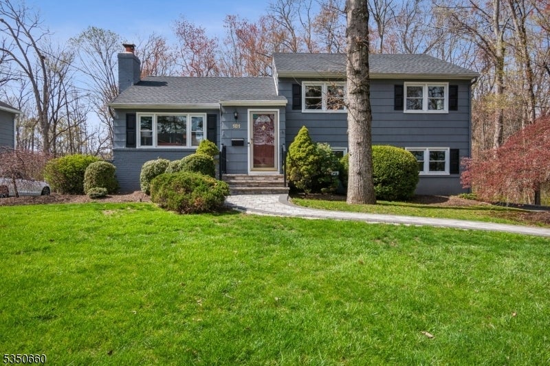 Photo of Listing #3957892