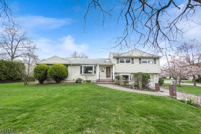 Photo of Listing #3957905