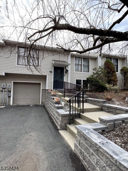 Photo of Listing #3957943