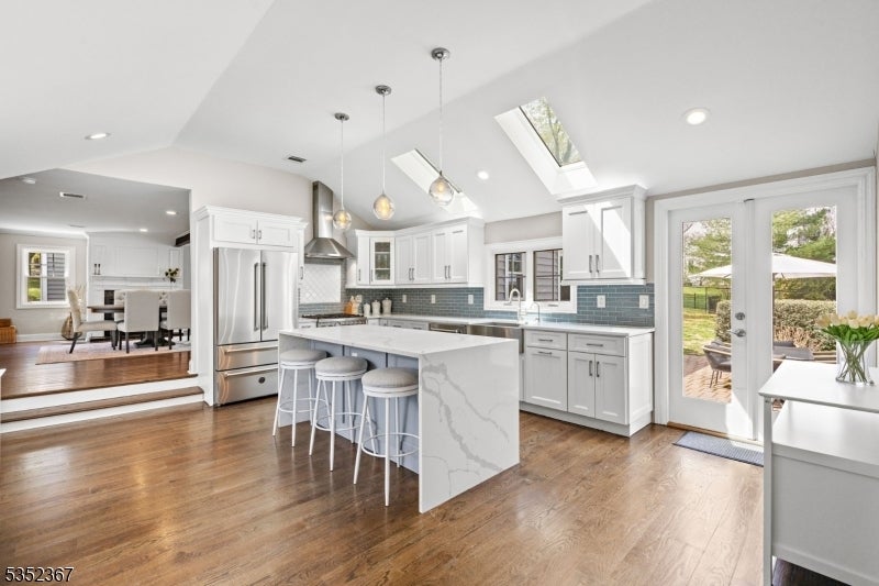 Photo of Listing #3958062