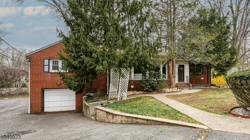 Photo of Listing #3958303
