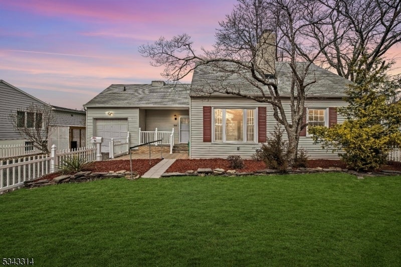 Photo of Listing #3958316