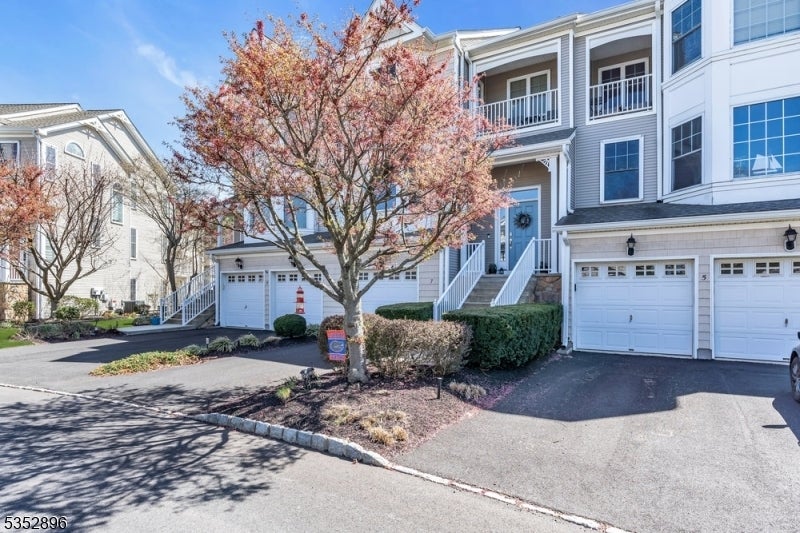 Photo of Listing #3958596