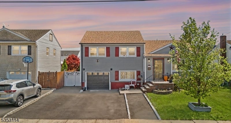 Photo of Listing #3958766