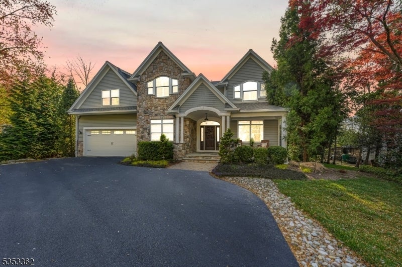 Photo of Listing #3958866