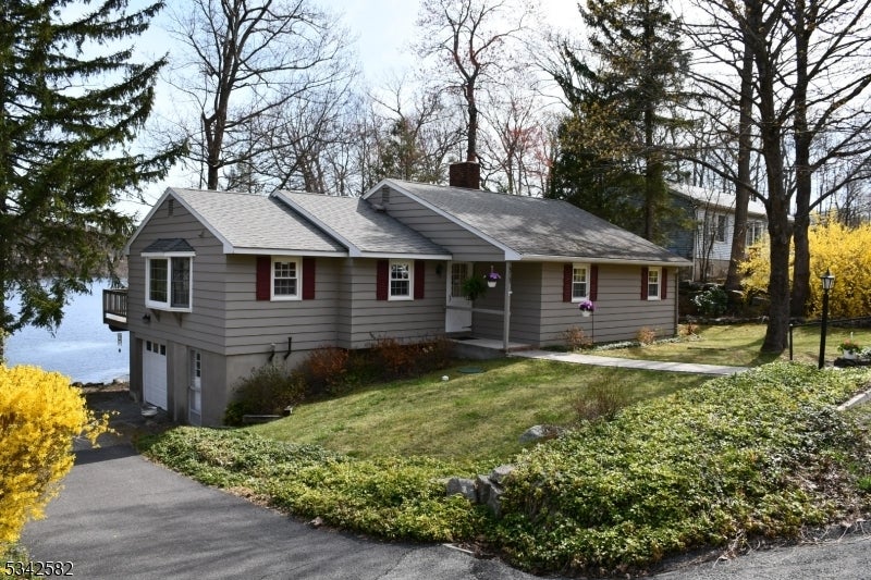 Photo of Listing #3958878