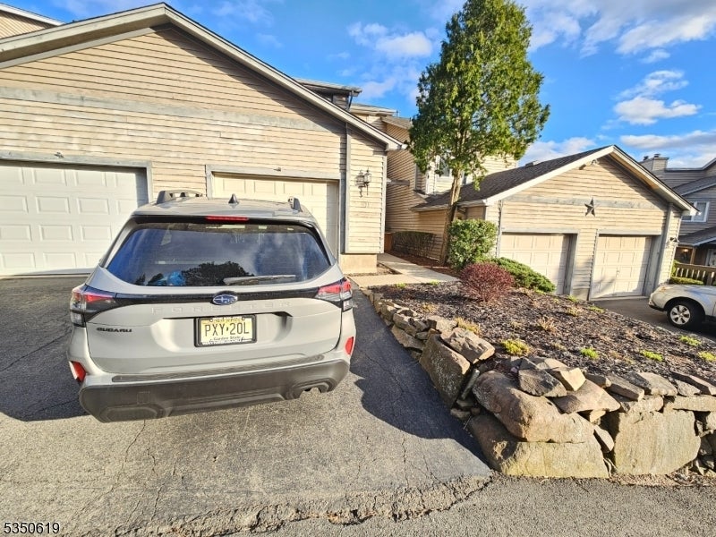 Photo of Listing #3958885