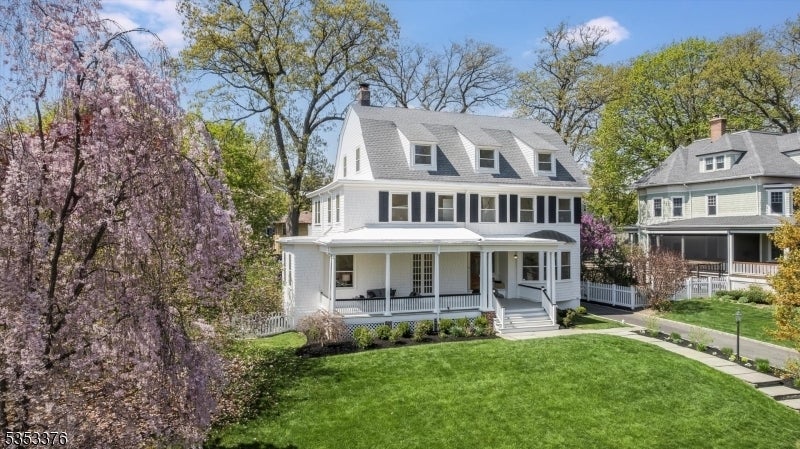Photo of Listing #3958890