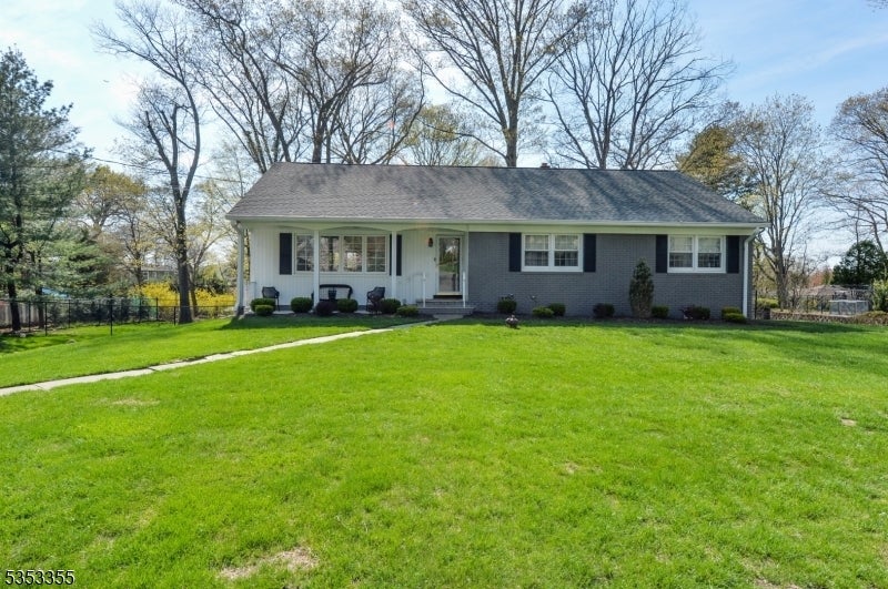 Photo of Listing #3958911