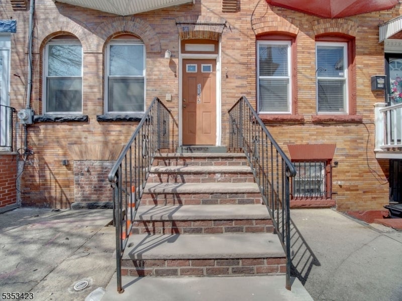 Photo of Listing #3958985