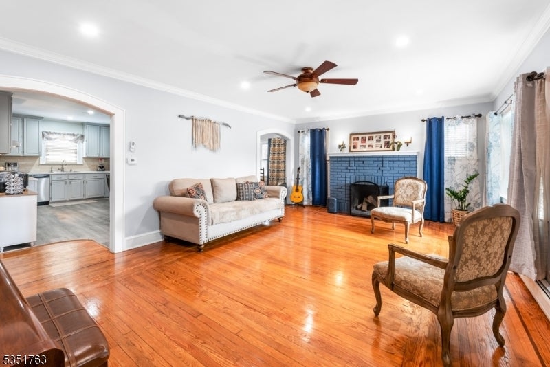 Photo of Listing #3959421