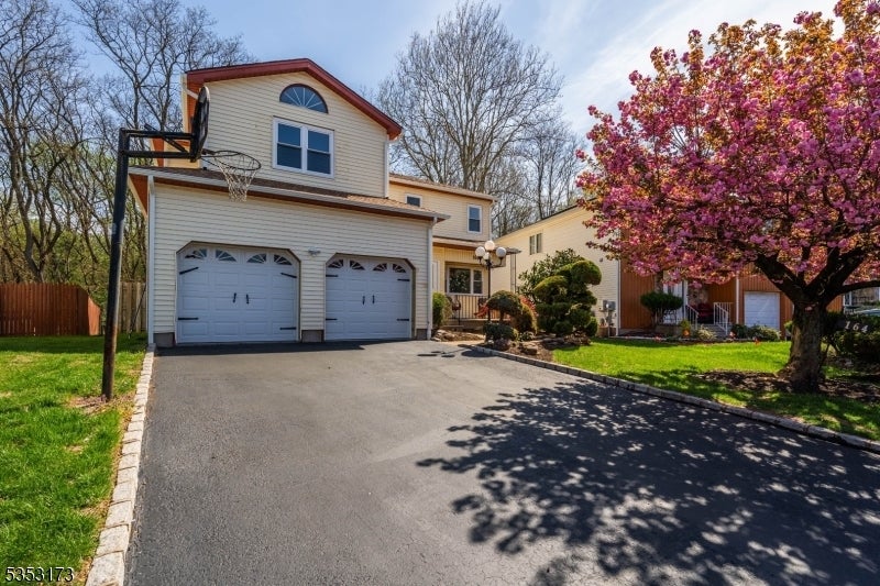 Photo of Listing #3959553