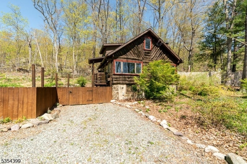 Photo of Listing #3959893