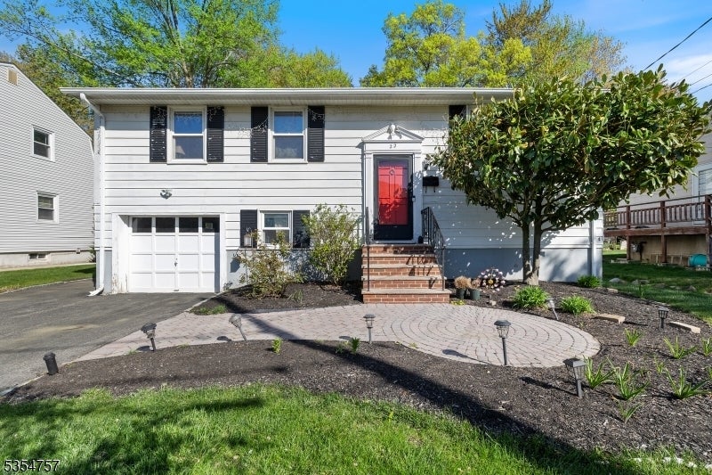 Photo of Listing #3960088