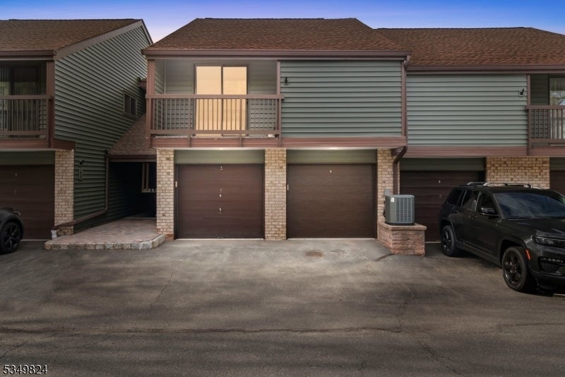 Photo of Listing #3960114