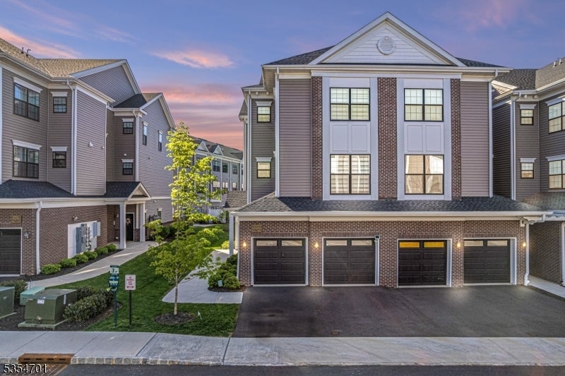 Photo of Listing #3960358