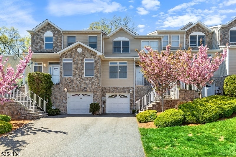 Photo of Listing #3960397