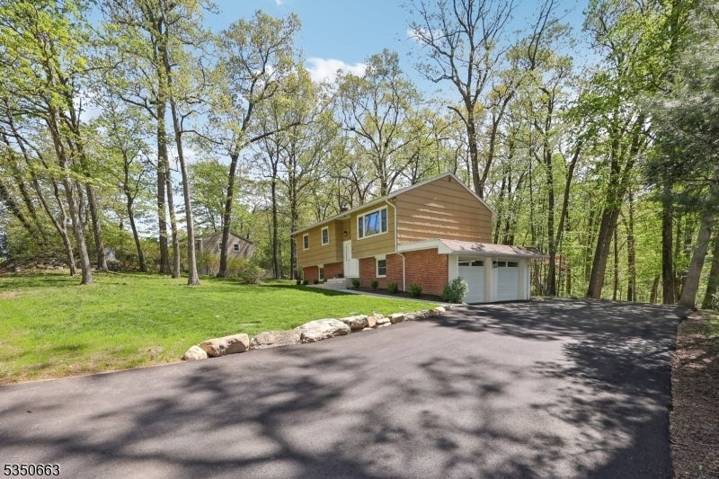 Photo of Listing #3960512