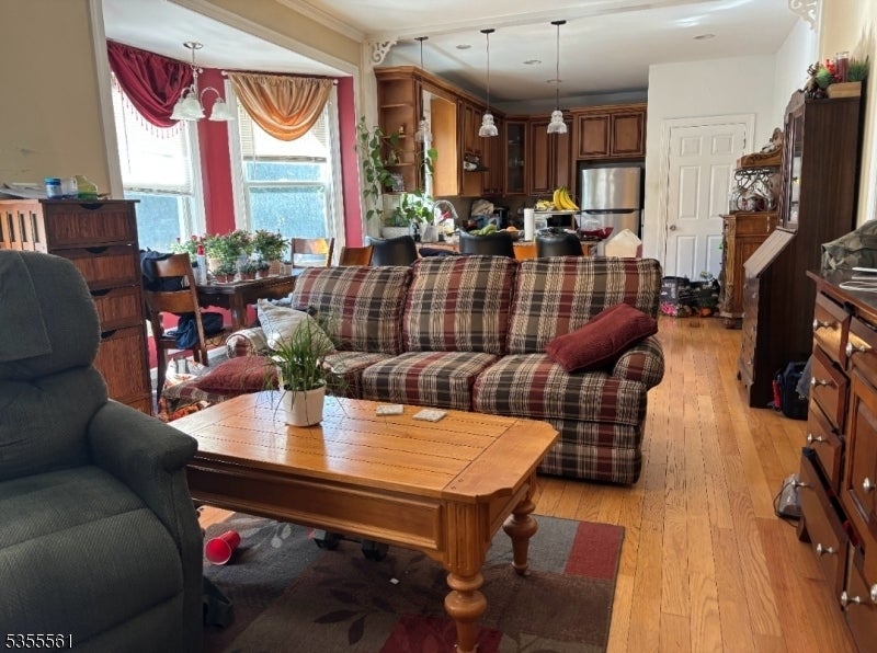 Photo of Listing #3960881